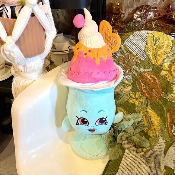 Shopkins Toys Shopkins Suzie Sundae 5 Plush By Just Play Plush